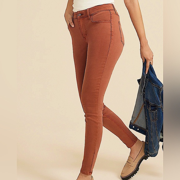 Maurices Denim - NWOT m jeans by maurices™ High Rise Jegging Size M Reg Length 39” Inseam 28.5”